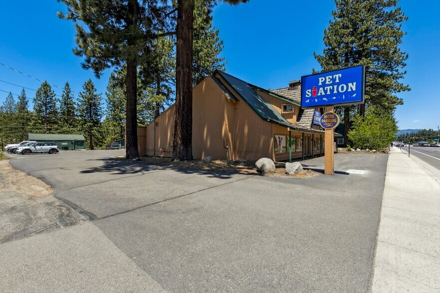 2205 Lake Tahoe Blvd, South Lake Tahoe, CA à vendre - Photo du bâtiment - Image 2 de 39