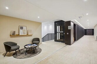 36-40 Rue De Picpus, Paris for lease Building Photo- Image 2 of 12