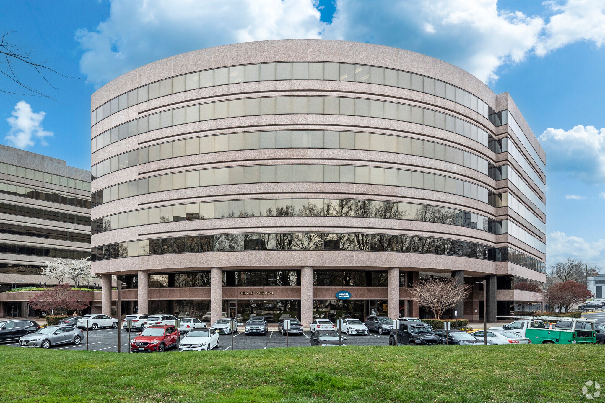 8300 Boone Blvd, Vienna, VA for lease Primary Photo- Image 1 of 13