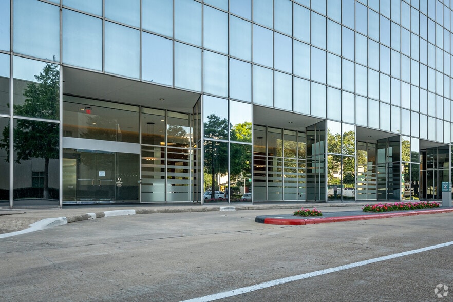 9 Greenway Plz, Houston, TX à louer - Photo du bâtiment - Image 3 de 9