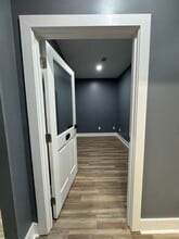 301-304 Macy Dr, Roswell, GA for lease Interior Photo- Image 1 of 3