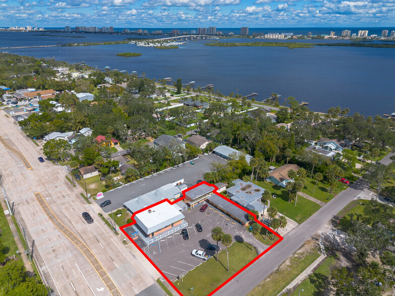 4989 S Ridgewood Ave, Port Orange, FL à vendre - Photo principale - Image 1 de 13