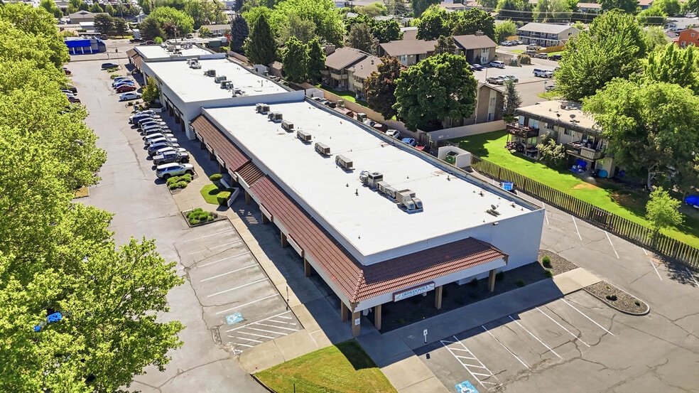 3321 W Kennewick Ave, Kennewick, WA for lease - Primary Photo - Image 1 of 9