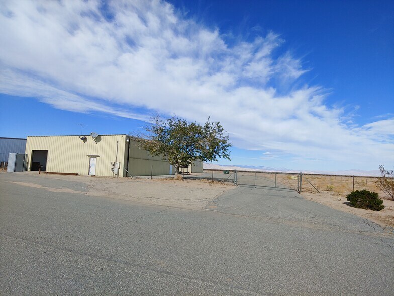 6001 Curtis Pl, California City, CA à vendre - Photo du bâtiment - Image 3 de 21