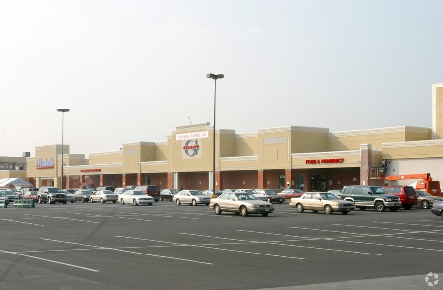 6564 Reisterstown Rd, Baltimore, MD for lease - Building Photo - Image 3 of 8