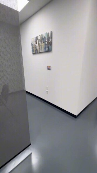 290 NW Nicholas Pky, Cape Coral, FL à louer - Vidéo sur l’inscription commerciale - Image 2 de 9