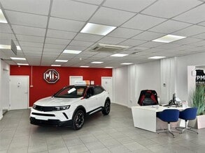 139 West Rd, Westcliff On Sea for lease Interior Photo- Image 2 of 8