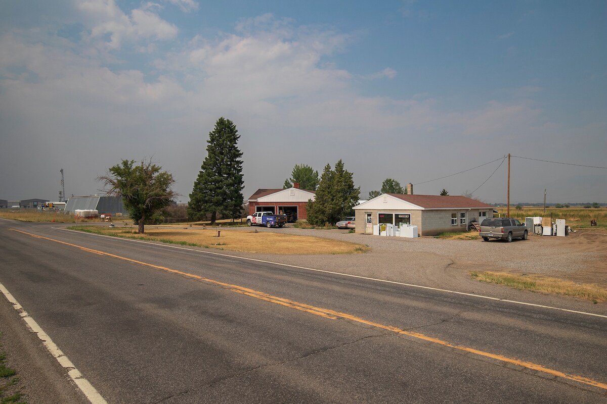 10 Tower Rd, Belgrade, MT à vendre Photo principale- Image 1 de 18