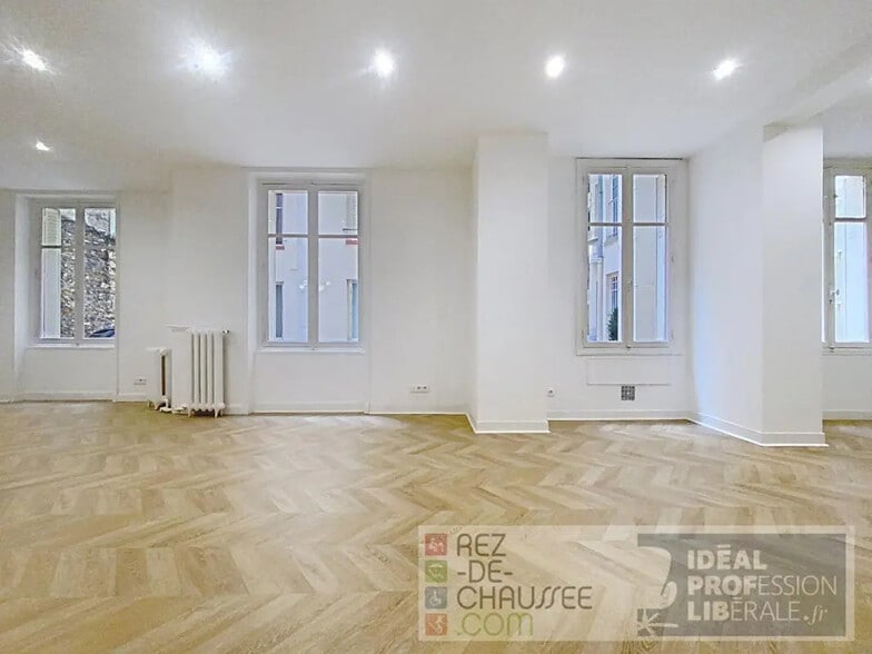Office in Paris for sale - Interior Photo - Image 2 of 9