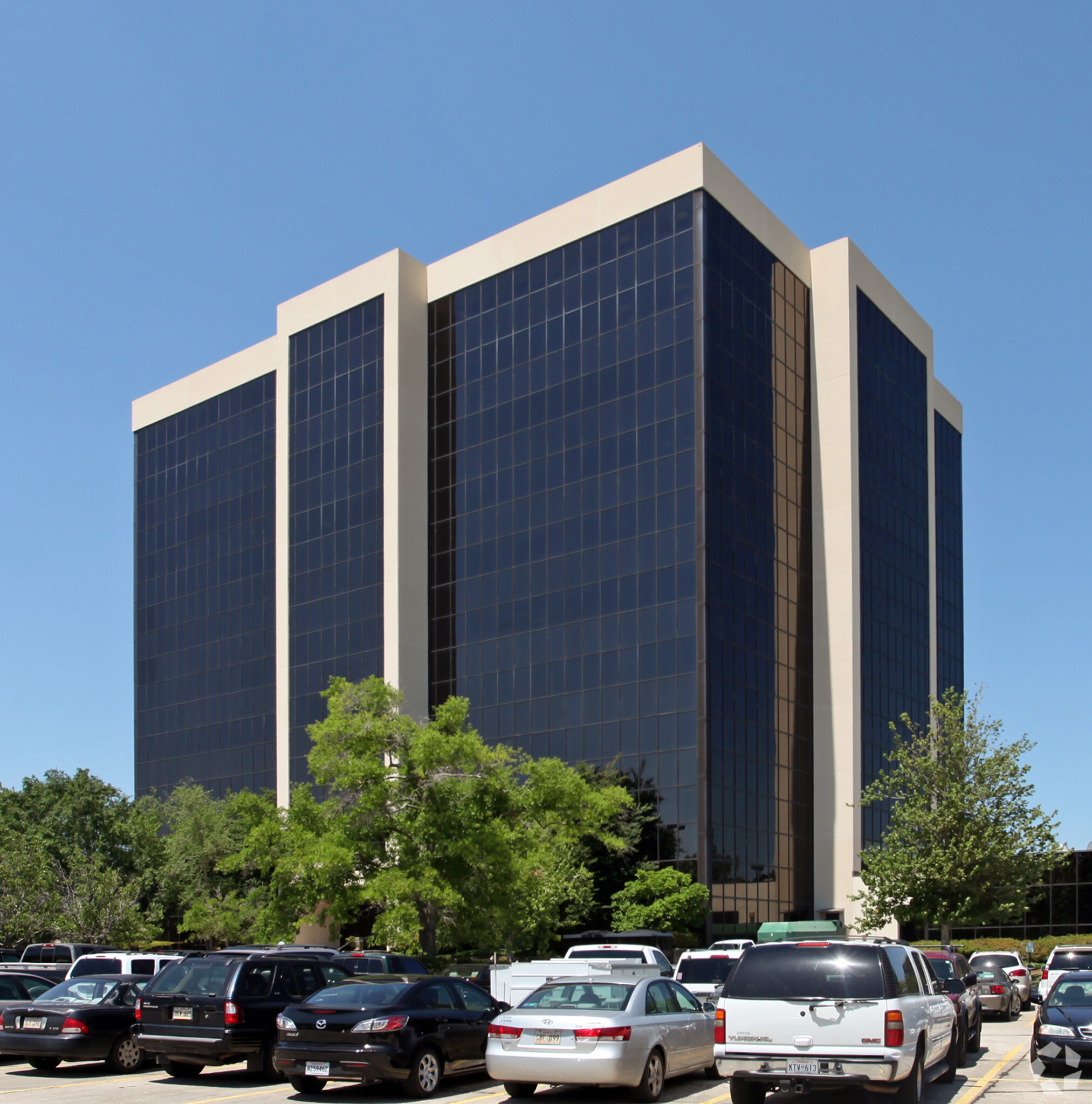 8550 United Plaza Blvd, Baton Rouge, LA à louer Photo du bâtiment- Image 1 de 6