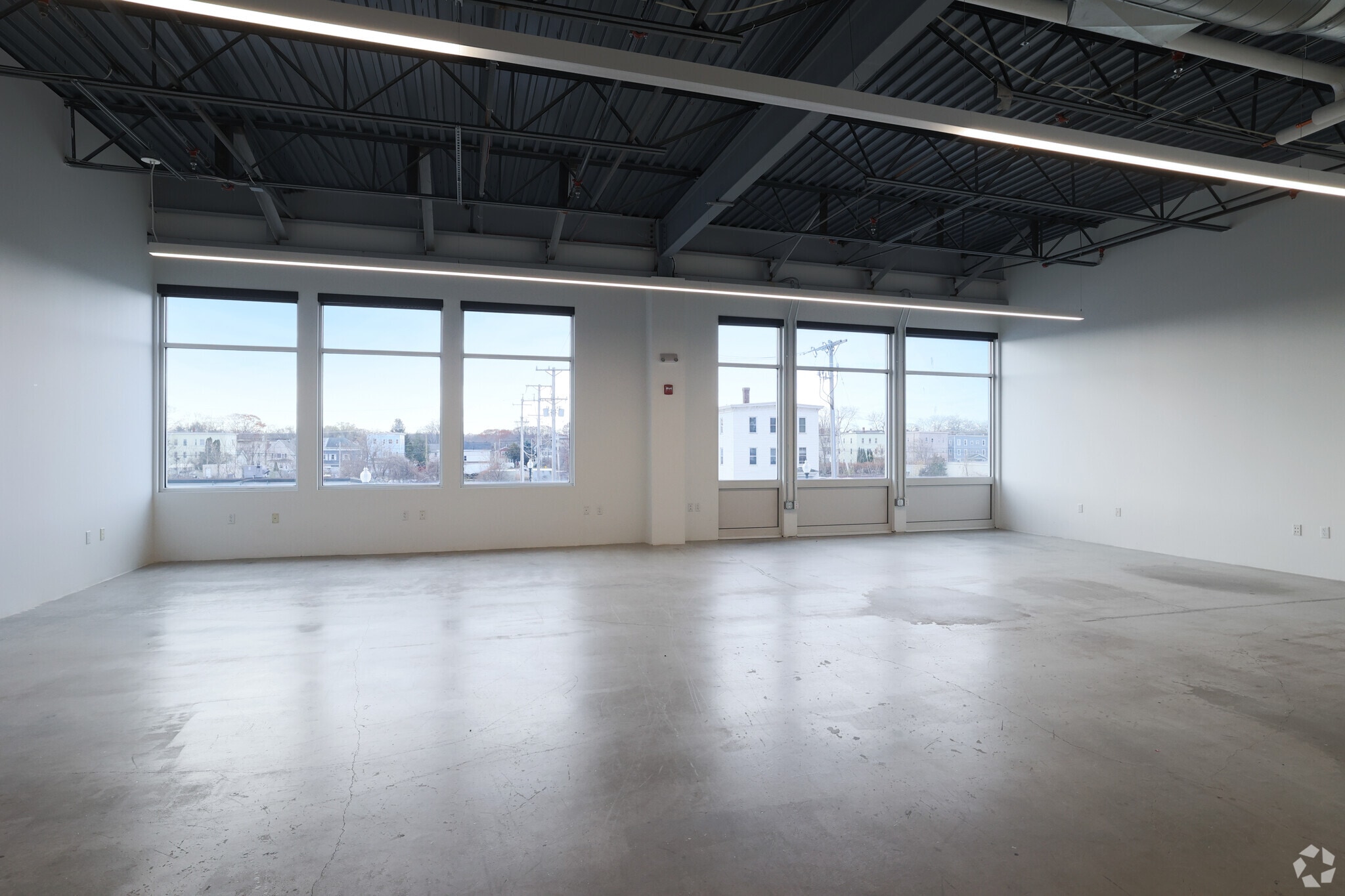 354 Merrimack St, Lawrence, MA for lease Interior Photo- Image 1 of 1