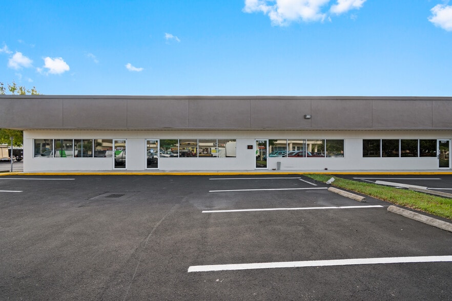 1971-1979 Northgate Blvd, Sarasota, FL for lease - Building Photo - Image 3 of 5