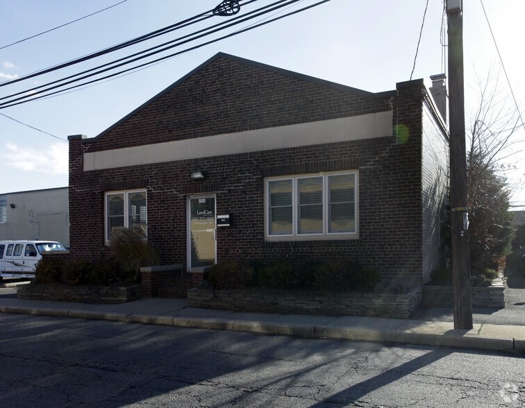 500 W Commercial Ave, Moonachie, NJ à louer - Photo du bâtiment - Image 2 de 2