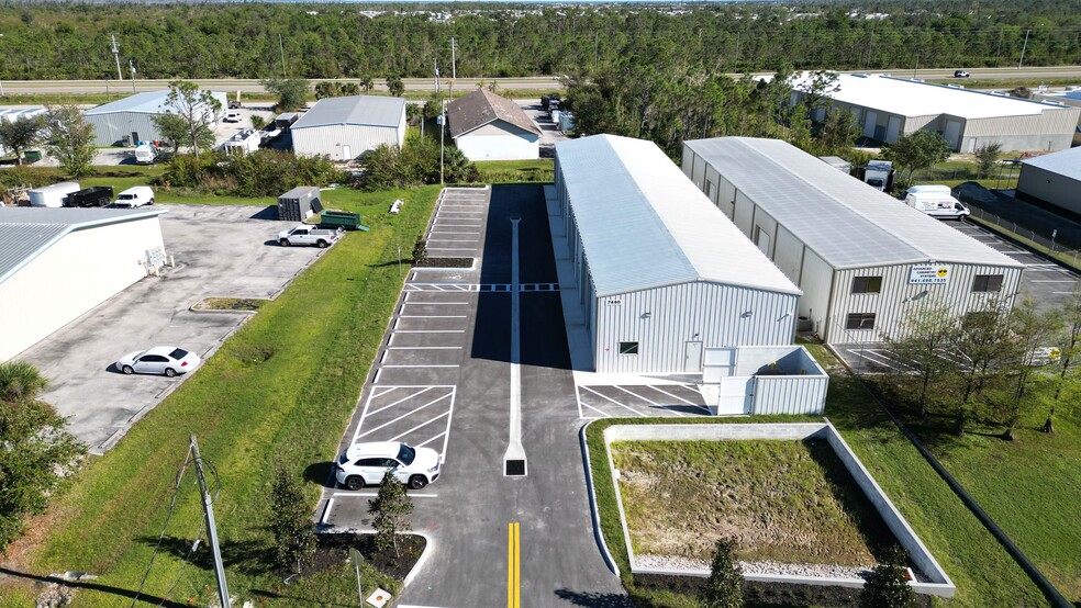 7440 Sawyer Cir, Port Charlotte, FL for lease - Building Photo - Image 2 of 7