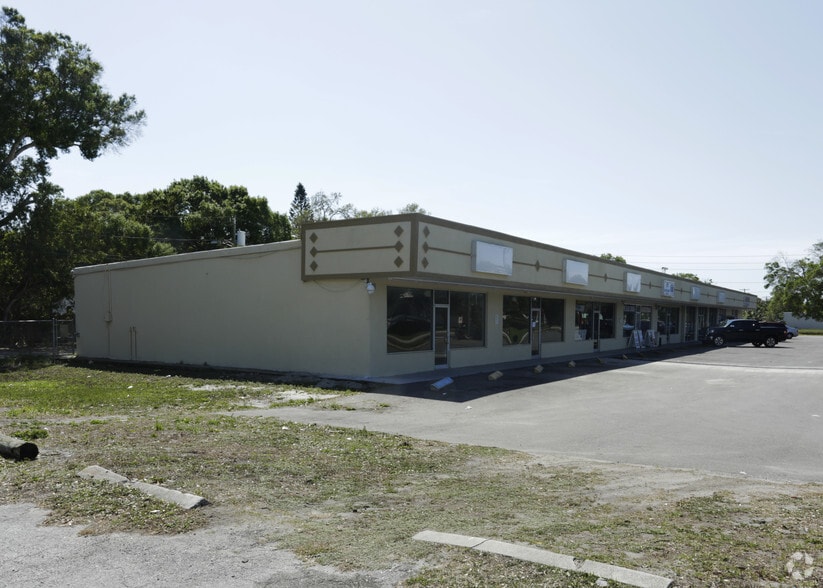 1952 49th St S, Saint Petersburg, FL for lease - Building Photo - Image 2 of 3