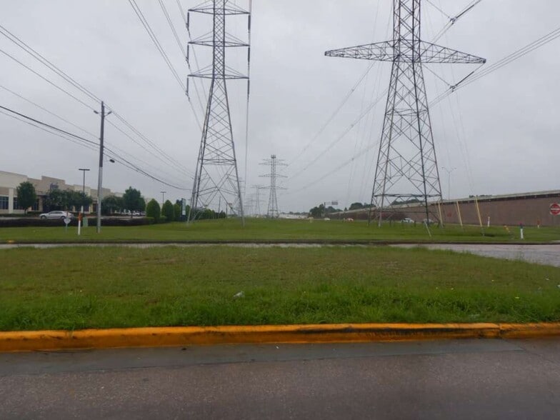 0 W Sam Houston TR 58, Houston, TX for lease - Building Photo - Image 2 of 3