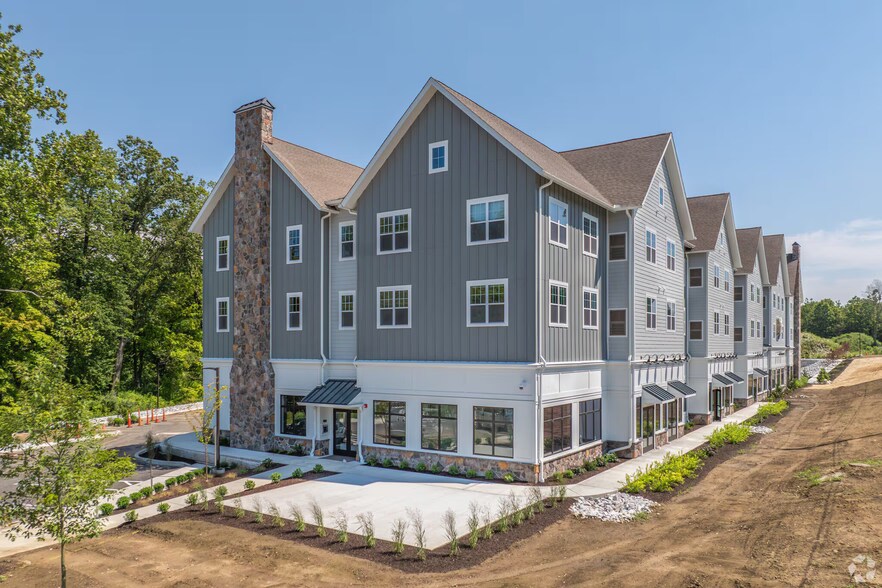 731 Federal Rd, Brookfield, CT à louer - Photo du bâtiment - Image 2 de 15
