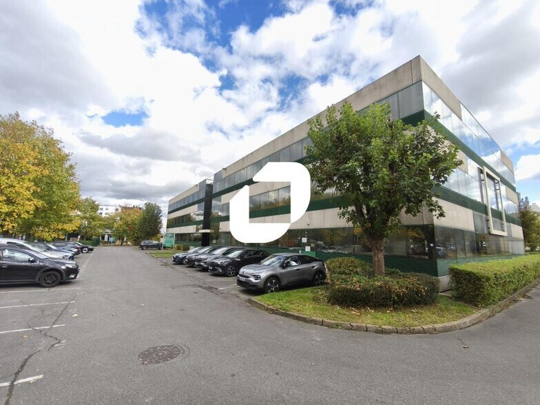 Bureau dans Rosny-sous-Bois à louer - Photo du bâtiment - Image 1 de 7