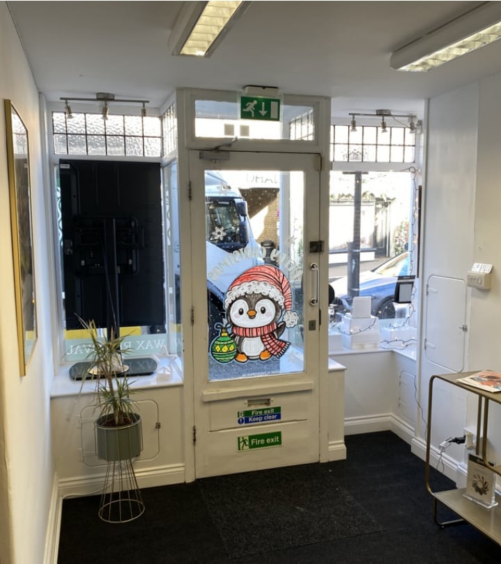 22 High St, Pinner for lease Interior Photo- Image 1 of 5