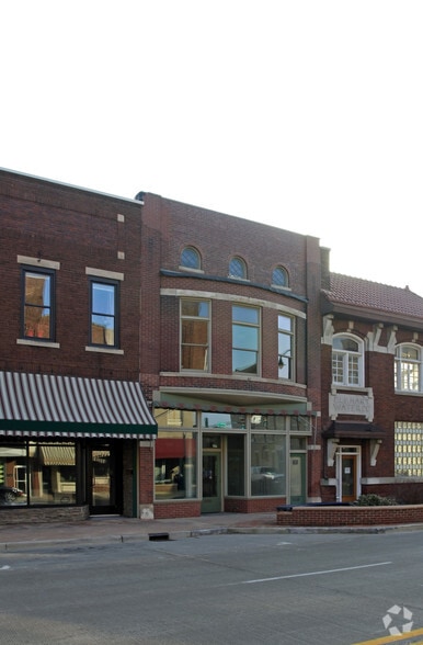 128 S Main St, Elkhart, IN à louer - Photo du bâtiment - Image 2 de 2