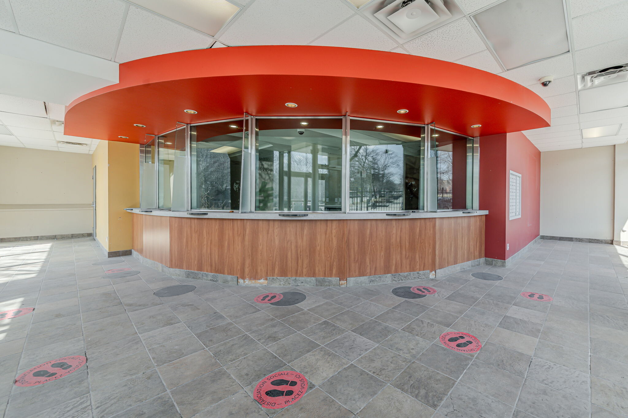 6555 Ch De La Côte-Des-Neiges, Montréal, QC for lease Building Photo- Image 1 of 6