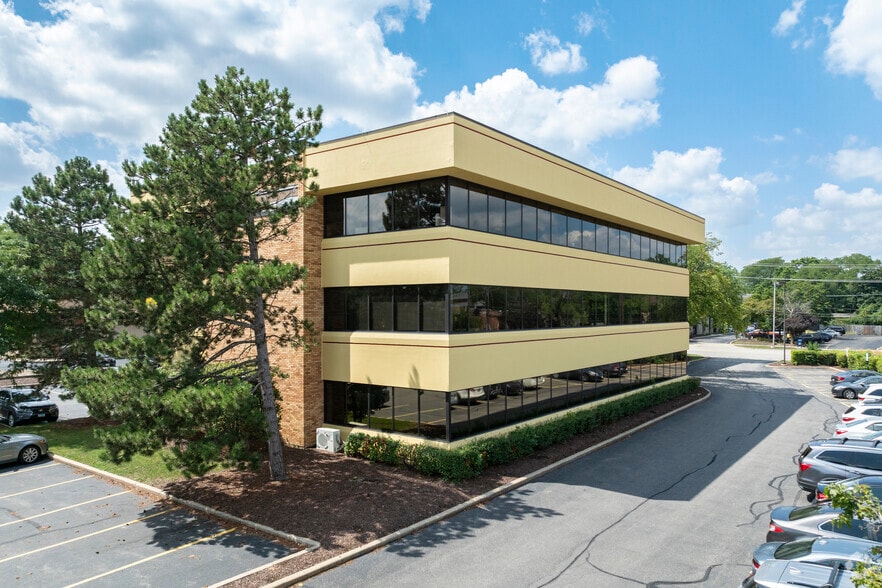 1655 N Arlington Heights Rd, Arlington Heights, IL for lease - Building Photo - Image 2 of 10