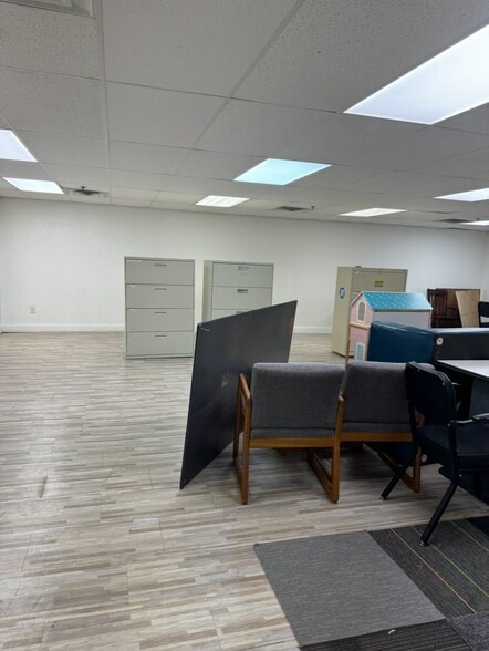 256 Hwy 206 S, Hillsborough, NJ for lease - Interior Photo - Image 3 of 28