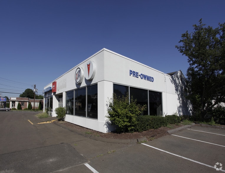 1651 Dixwell Ave, Hamden, CT à vendre - Photo du bâtiment - Image 2 de 3