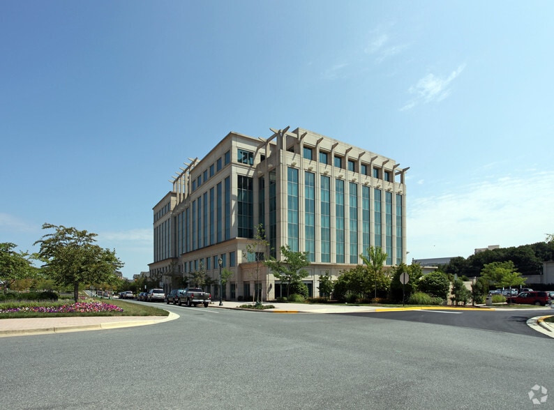 702 King Farm Blvd, Rockville, MD for lease - Building Photo - Image 2 of 5