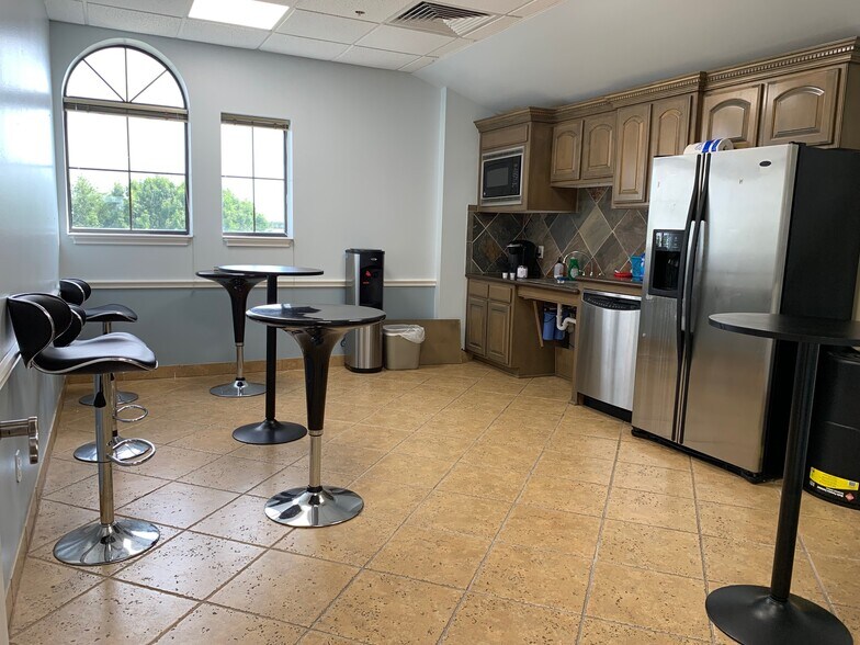 1470 First Colony Blvd, Sugar Land, TX for lease - Building Photo - Image 3 of 10