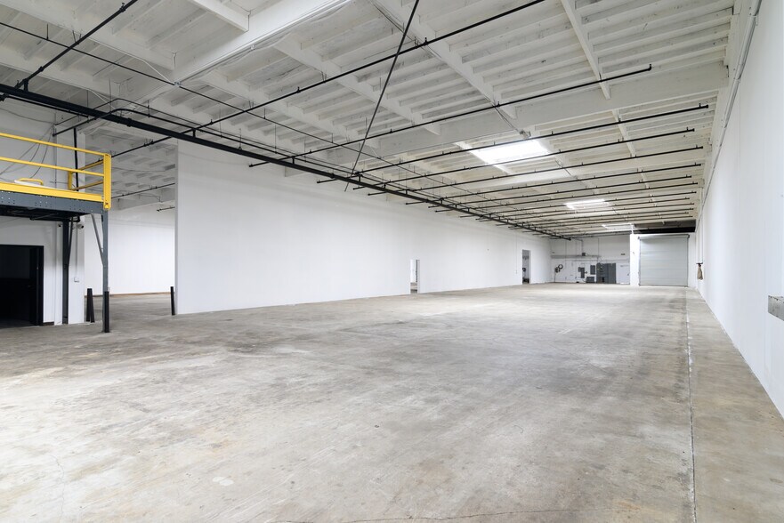 4117-4127 Calle Tesoro, Camarillo, CA à louer - Photo intérieure - Image 3 de 4