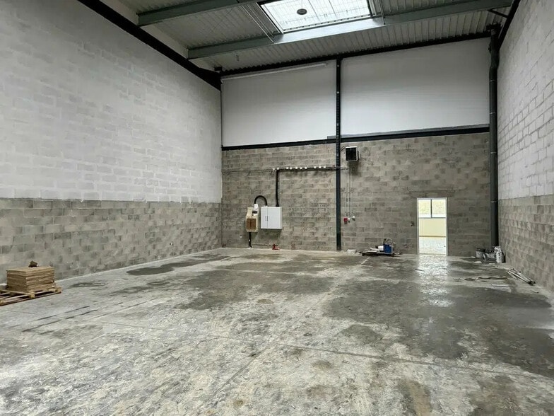 Flex in Flins-sur-Seine for sale - Interior Photo - Image 3 of 8