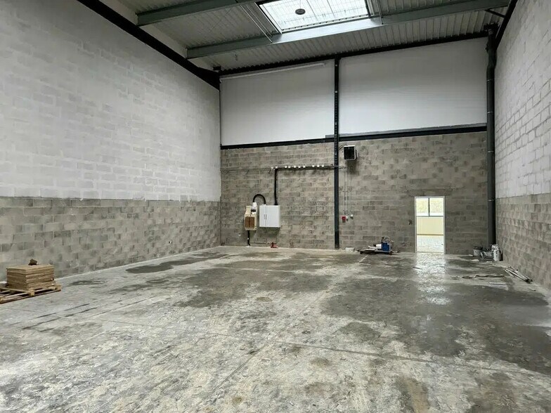 Local d'activités dans Flins-sur-Seine à vendre - Photo intérieure - Image 3 de 8