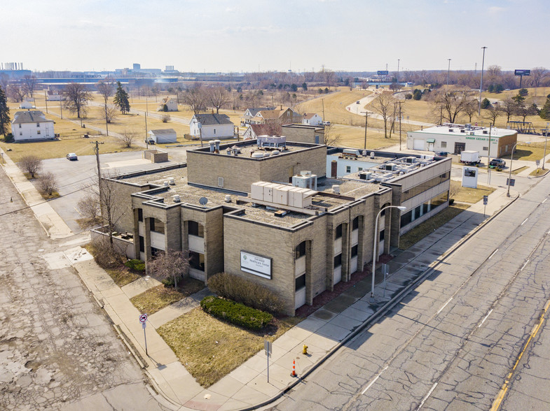 10151 Michigan Ave, Dearborn, MI à louer - Photo du bâtiment - Image 1 de 3