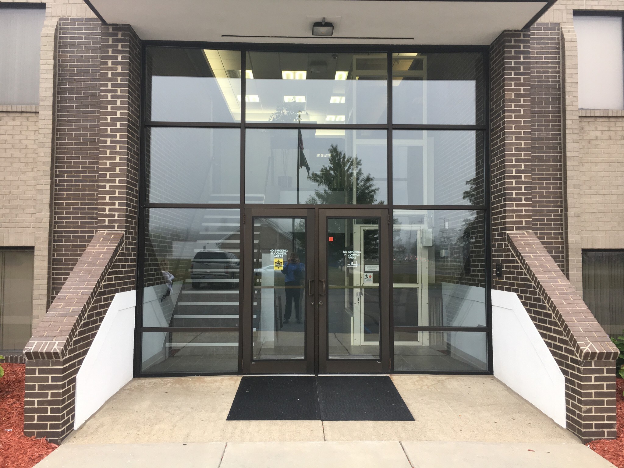 6035 Executive Dr, Lansing, MI for lease Building Photo- Image 1 of 6