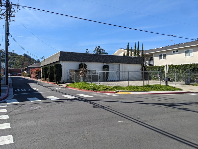 1260 Elmer St, Belmont, CA for lease - Building Photo - Image 1 of 23