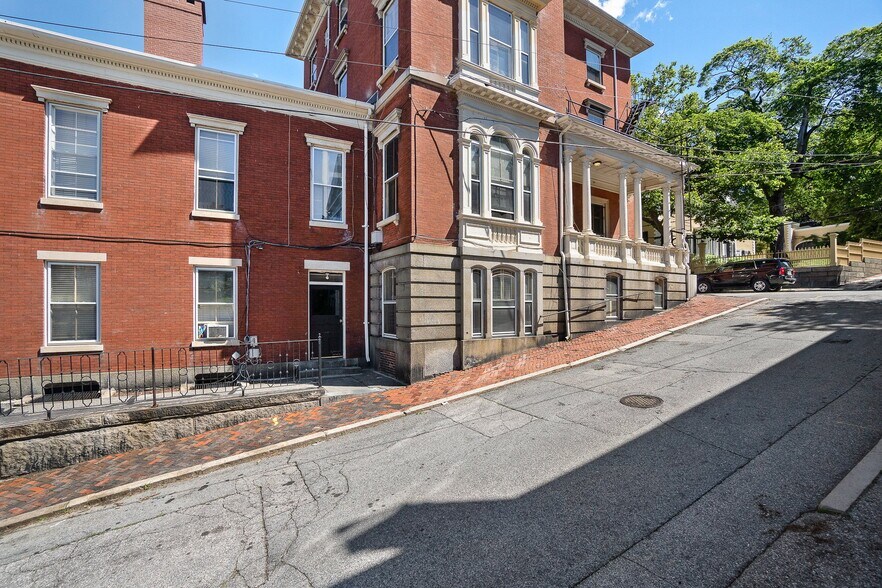 110 Benefit St, Providence, RI à vendre - Photo du bâtiment - Image 3 de 9