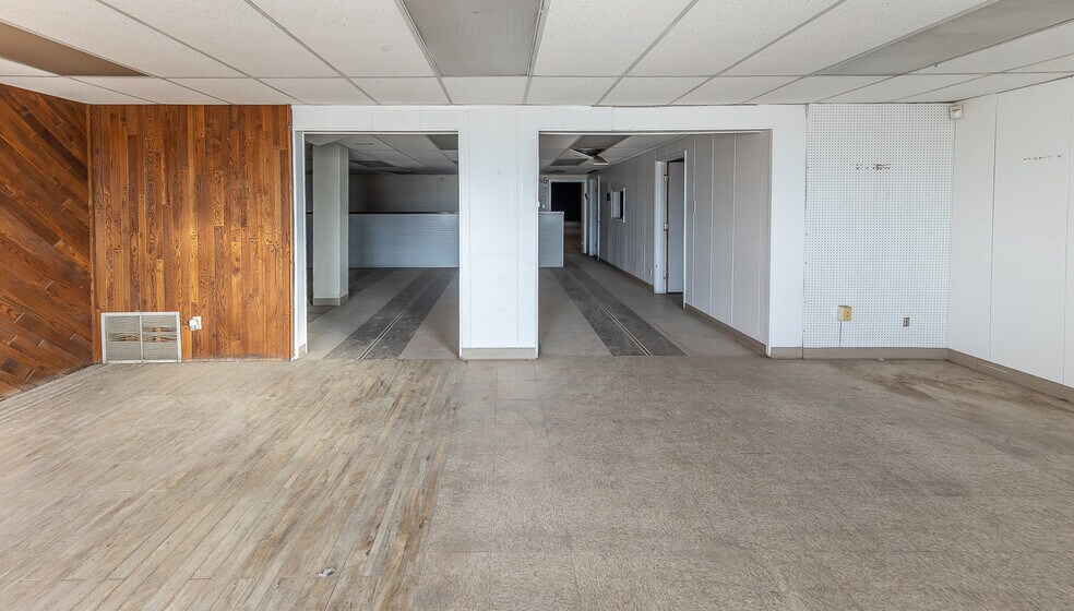 1331 E 19th St, Lubbock, TX for sale - Building Photo - Image 2 of 38