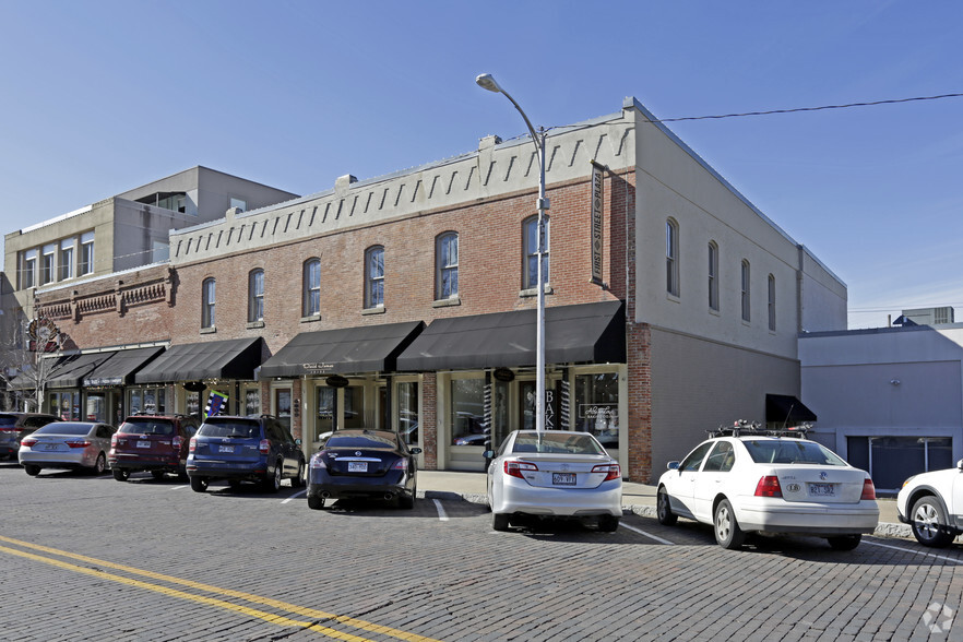 202-216 S 1st St, Rogers, AR for lease - Primary Photo - Image 3 of 19