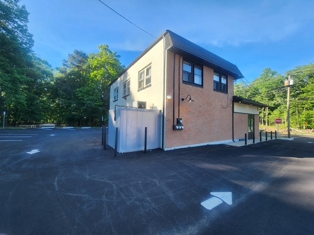 138 Lakeview Dr, Gibbsboro, NJ à vendre - Photo du bâtiment - Image 2 de 5