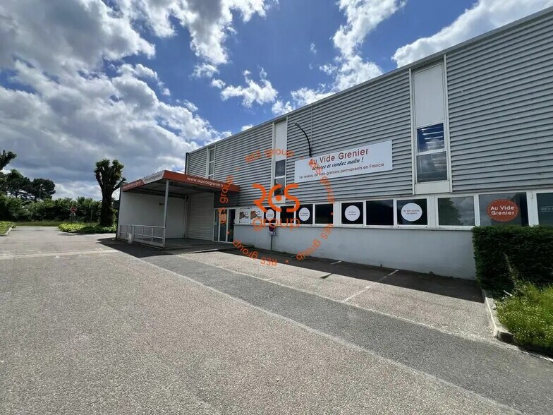 Commerce de détail dans Pessac à louer - Photo du bâtiment - Image 3 de 10