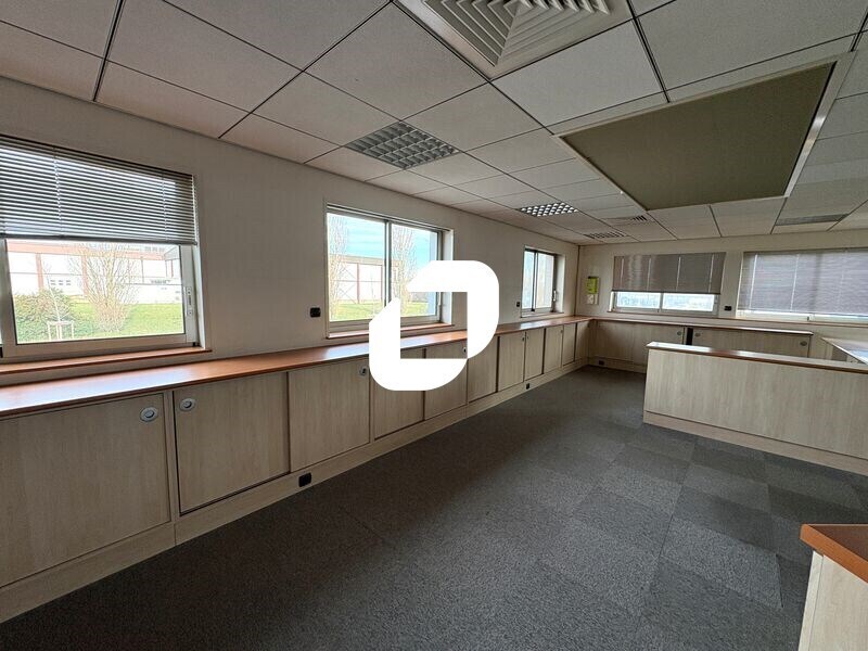 Office in Mornant for lease Interior Photo- Image 1 of 9