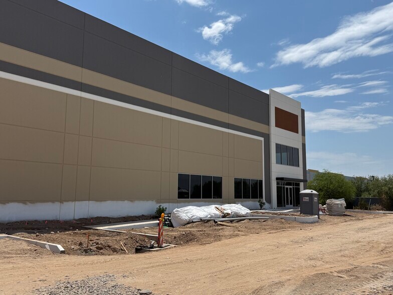 23777 N 3rd Ave, Phoenix, AZ à louer - Photo du bâtiment - Image 2 de 23