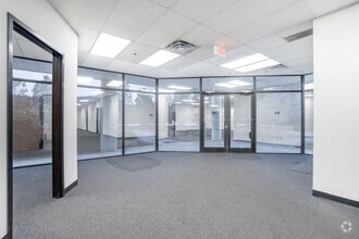 2855 N Berkeley Lake Rd NW, Duluth, GA à louer Hall d’entrée- Image 2 de 21