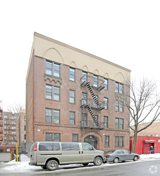 132-30 Sanford Ave, Flushing, NY for sale - Primary Photo - Image 1 of 1