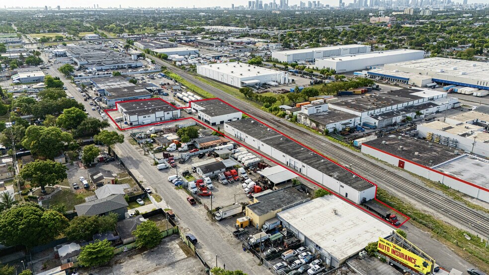 Airport East Industrial Center portefeuille de 3 propriétés à vendre sur LoopNet.ca - Photo du bâtiment - Image 1 de 8