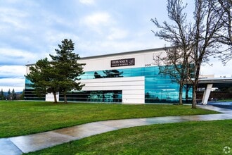 5001 NW Nan Henriksen Way, Camas, WA à louer Photo du bâtiment- Image 2 de 3