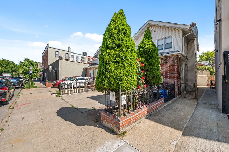 1817 63rd St, Brooklyn, NY for sale - Building Photo - Image 2 of 25