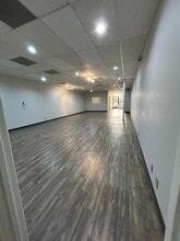 2387 Portola Rd, Ventura, CA for lease Interior Photo- Image 2 of 9
