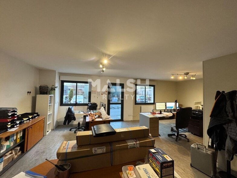 Flex in Roche-la-Molière for lease - Interior Photo - Image 2 of 6
